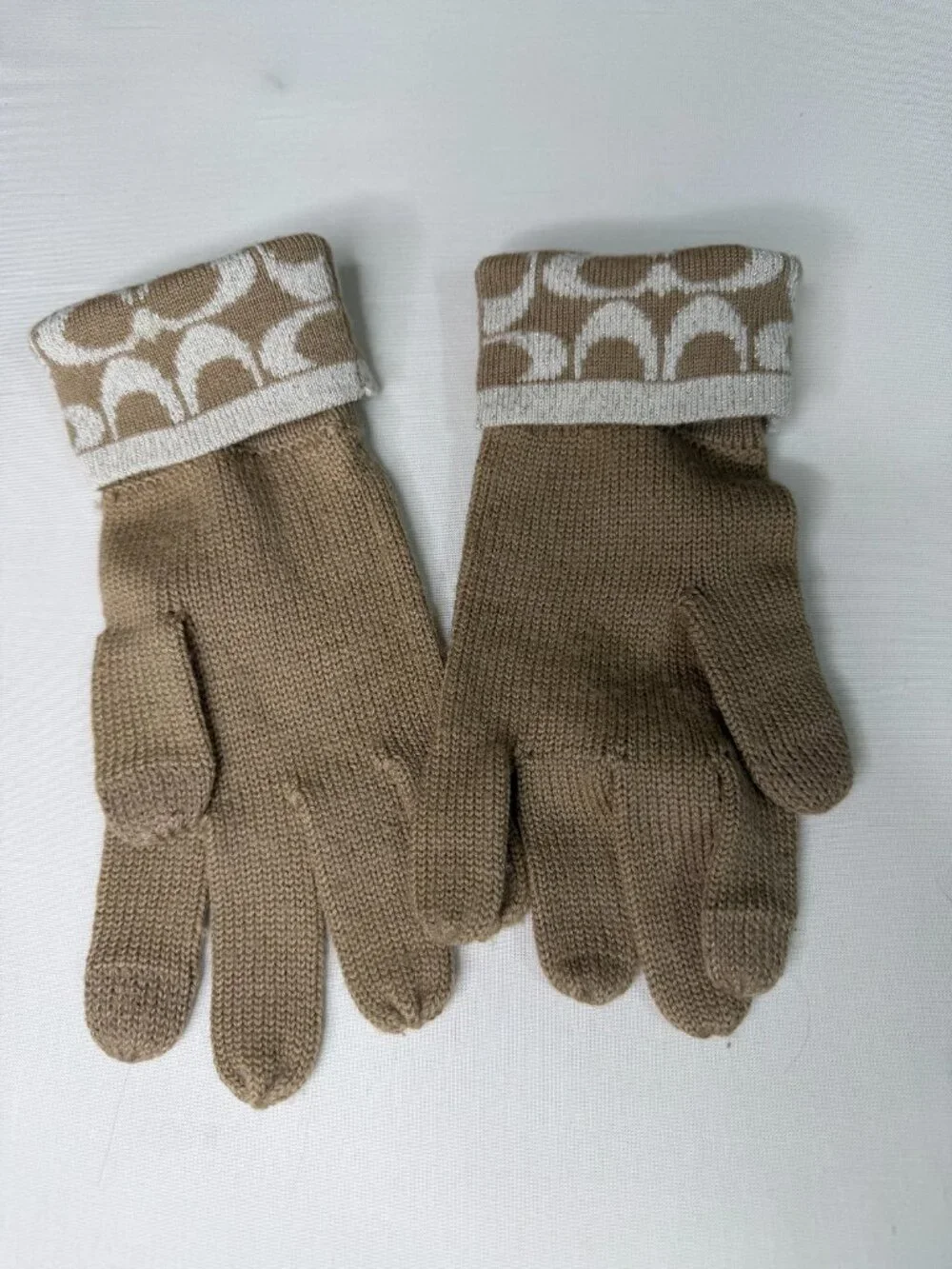 Coach Signature C Knit Merino Wool Gloves Tan Ivory Metallic O/S